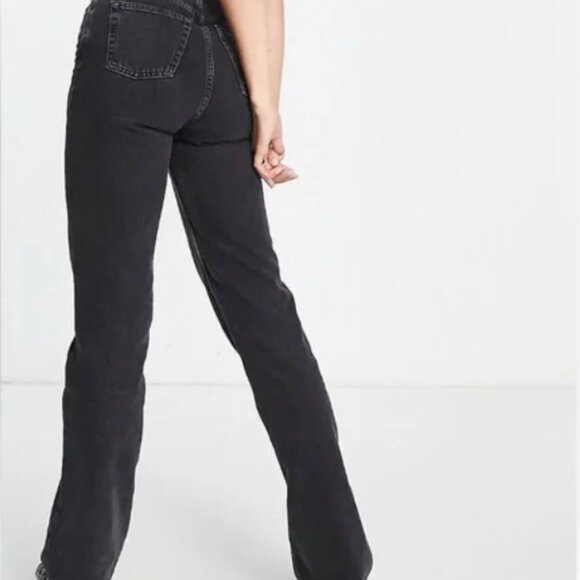 TOPSHOP TALL KORT JEANS IN WASHED BLACK - Picture 2 of 3